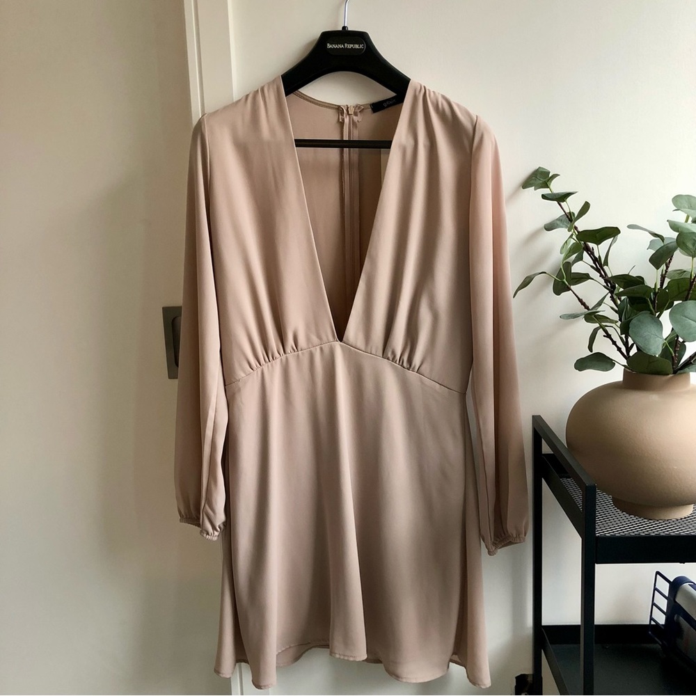 NEW MENDOCINO Chiffon Deep V Low Cut Dress | M